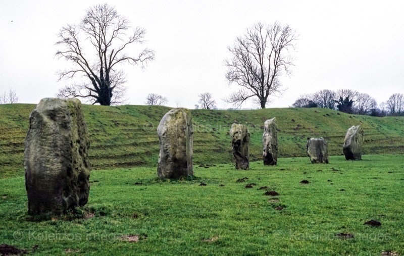 Avebury, stone circle, henge, megalith, Neolithic, UNESCO World Heritage Site, Wiltshire, England, prehistoric monument, sarsen stone, archaeology, Stonehenge, Early Bronze Age, ceremonial site, ritual landscape, Alexander Keiller, National Trust, ancient monument, archaeological site, Neolithic Britain, sacred landscape, prehistoric astronomy, ancient Britain, heritage site, Kaleidos, Kaleidos images, La parole à l'image, Tarek Charara